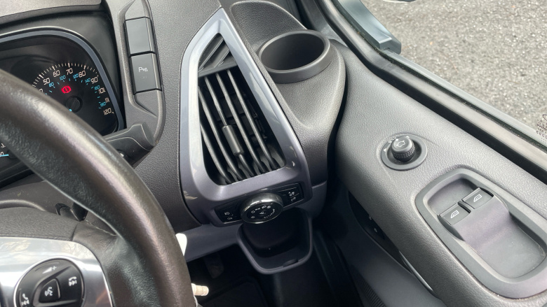 Ford Transit Custom 270 Swb Diesel Fwd 2.0 TDCi 130ps Low Roof Limited Van